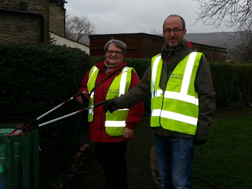 Cllr Christine Lamb and Chief Executive of Rossendale Council Stuart Sugarman out litter picking at the event